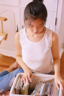 女教师出差丈夫
